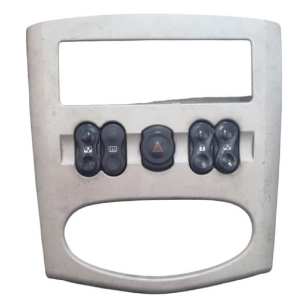 Moldura Central Renault Logan 200 A 2012